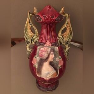 Ornate Red and Green Dragon Vase